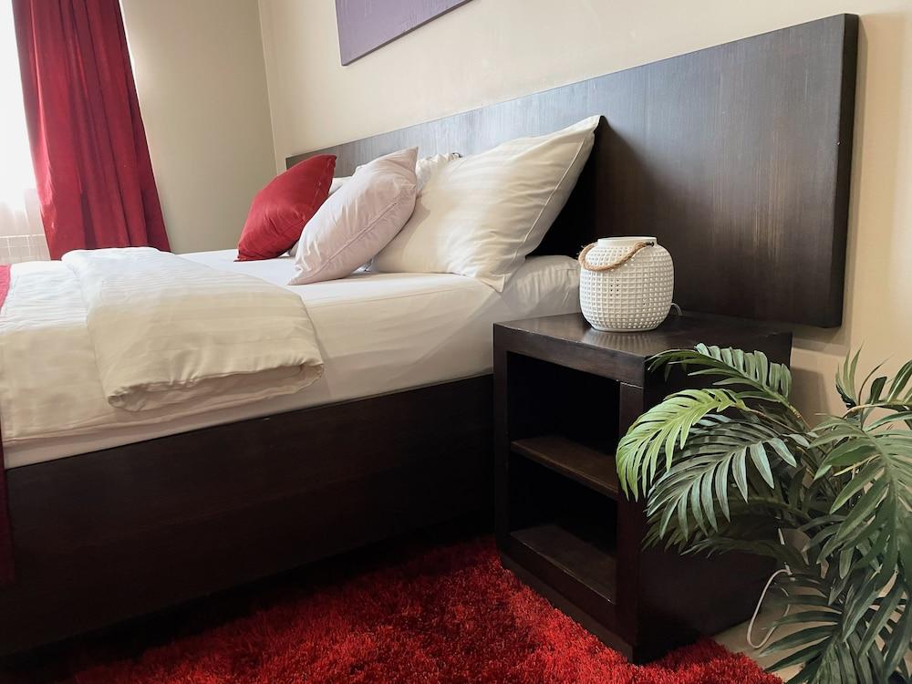 Hotel Meg Yerevan Exterior photo