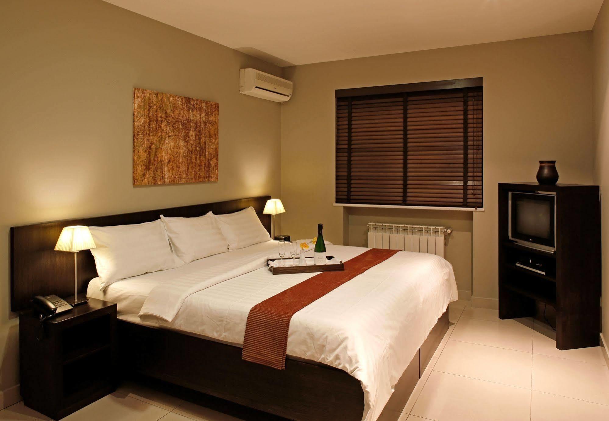 Hotel Meg Yerevan Exterior photo