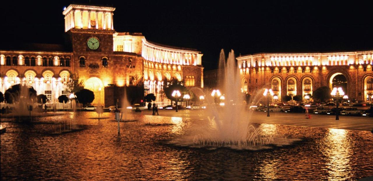 Hotel Meg Yerevan Exterior photo